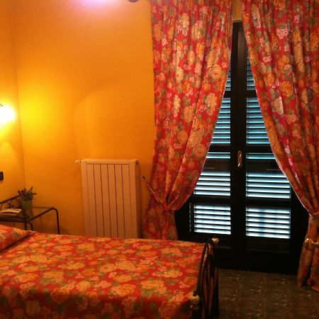 Le Lanterne Hotel Borgo San Dalmazzo Kültér fotó