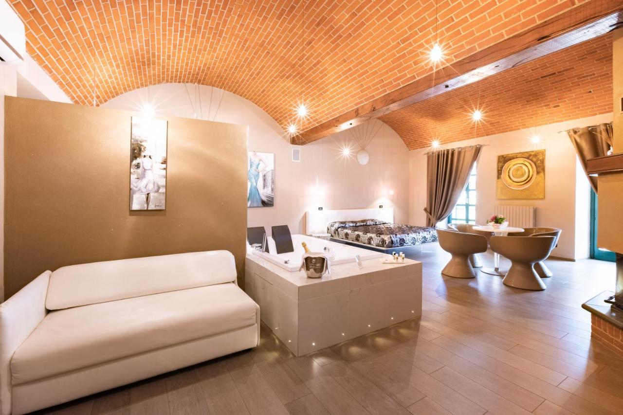 Le Lanterne Hotel Borgo San Dalmazzo Kültér fotó