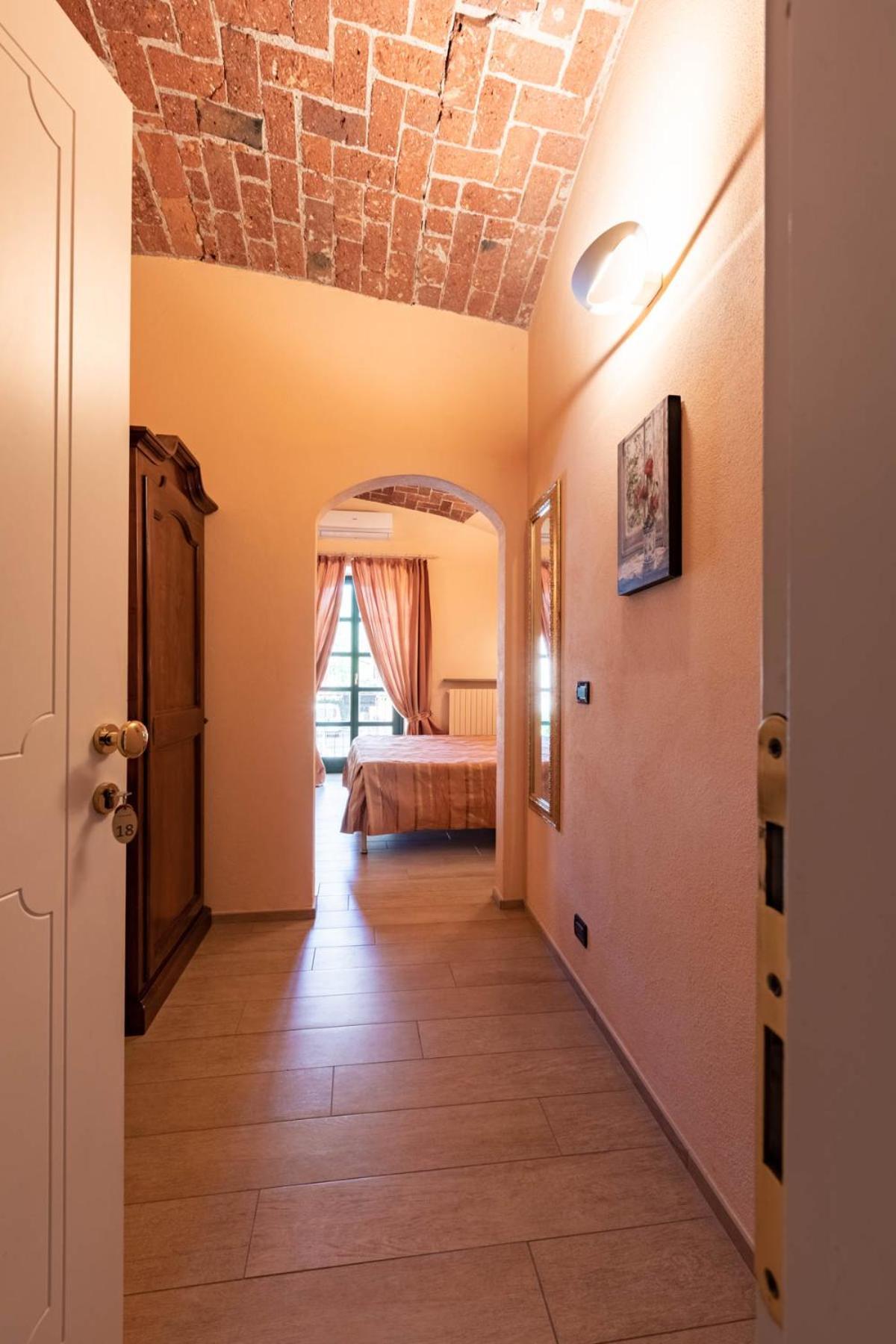 Le Lanterne Hotel Borgo San Dalmazzo Kültér fotó