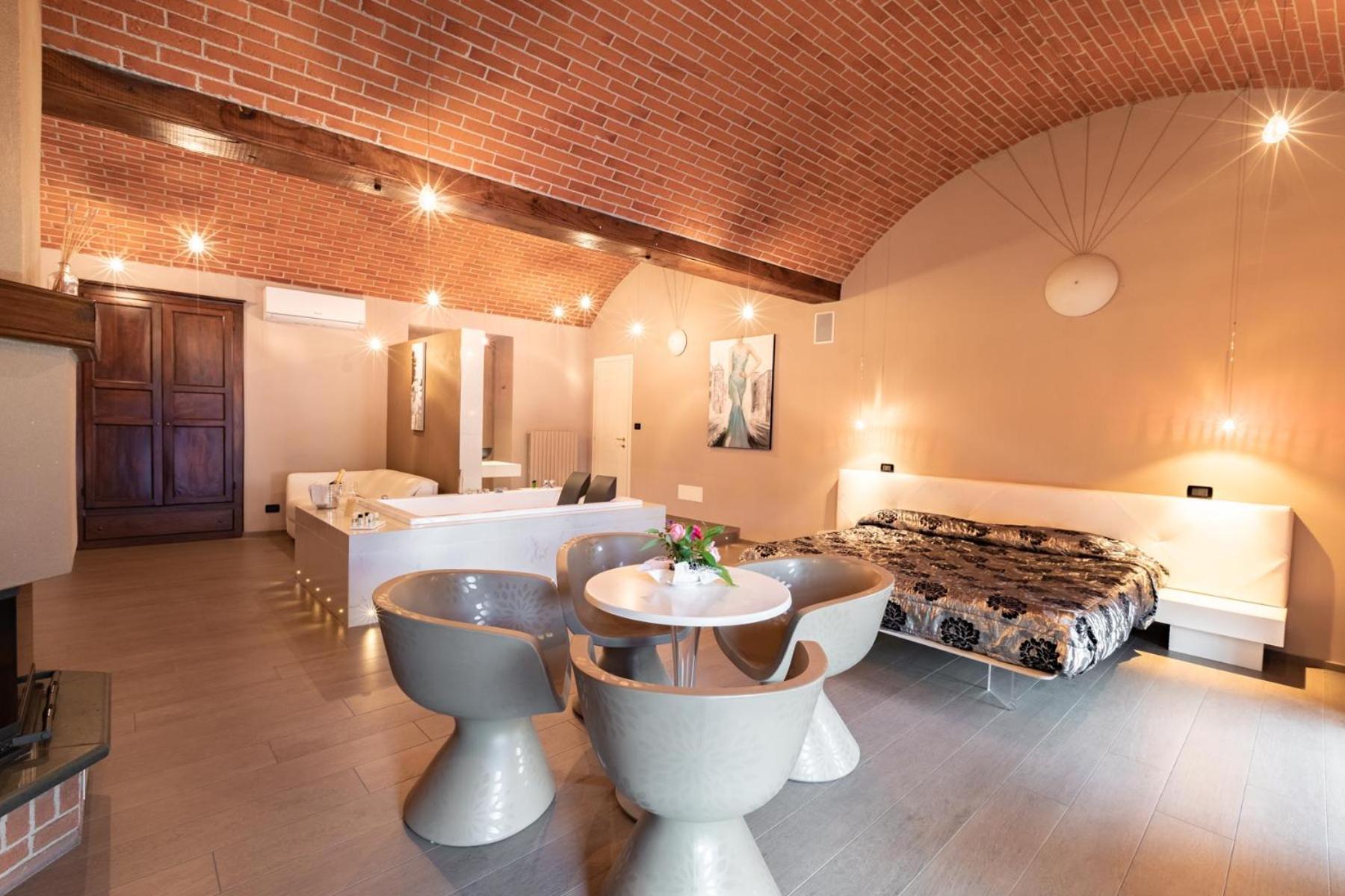 Le Lanterne Hotel Borgo San Dalmazzo Kültér fotó