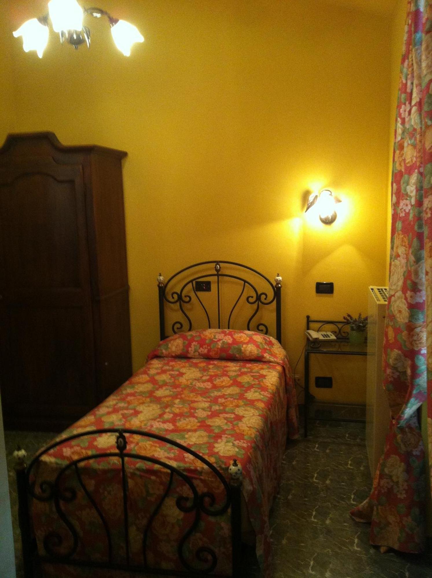 Le Lanterne Hotel Borgo San Dalmazzo Kültér fotó