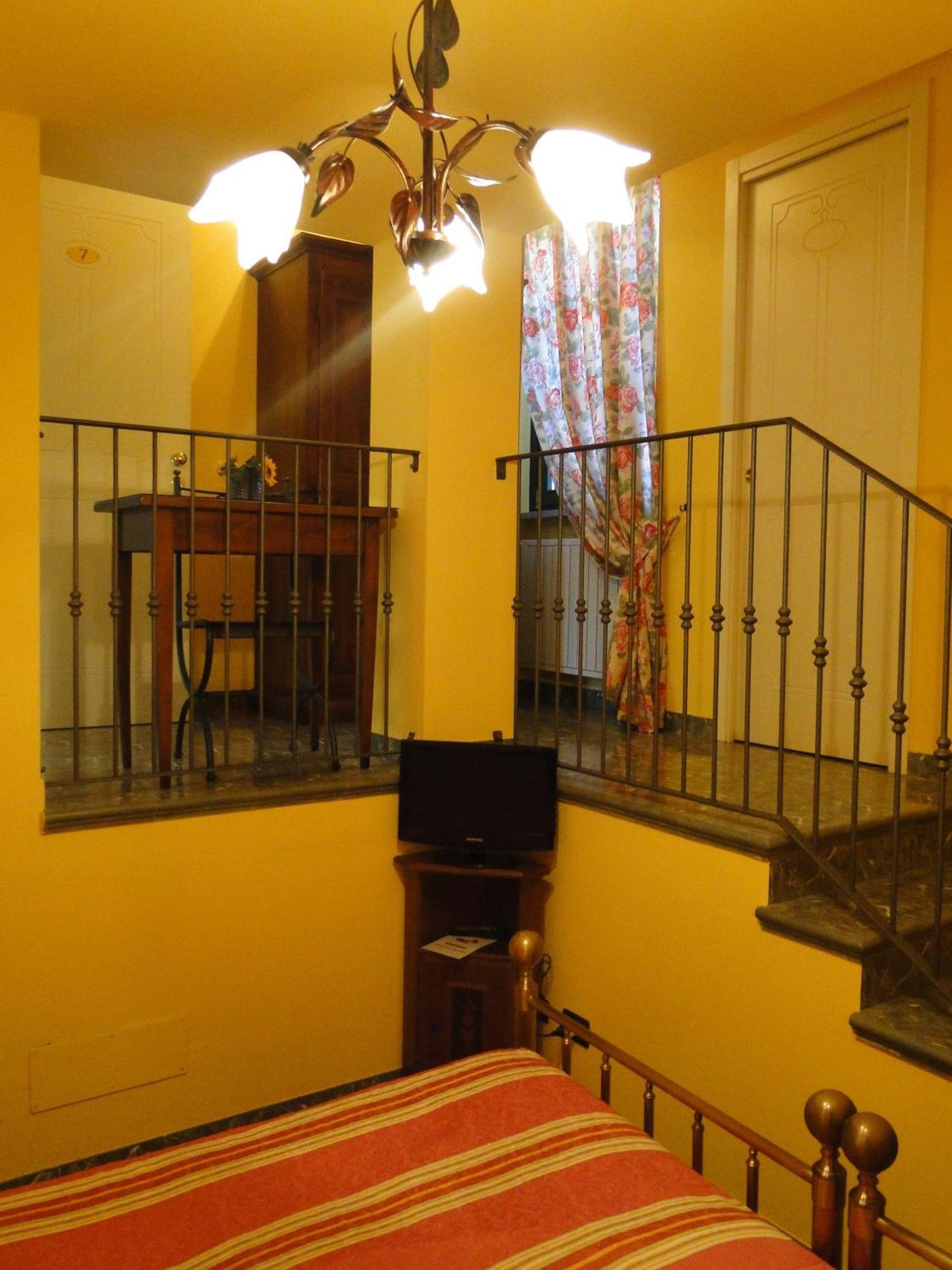 Le Lanterne Hotel Borgo San Dalmazzo Kültér fotó