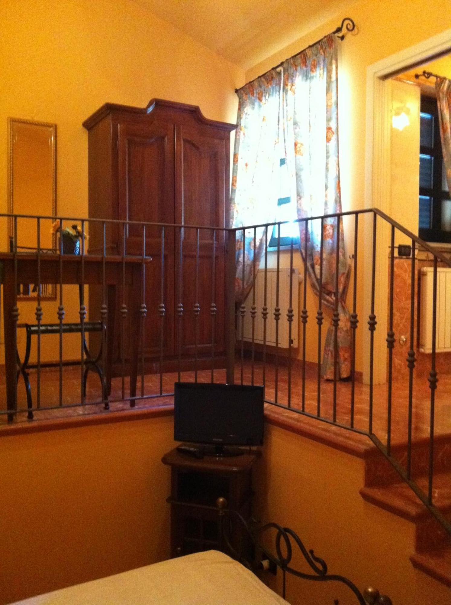 Le Lanterne Hotel Borgo San Dalmazzo Kültér fotó