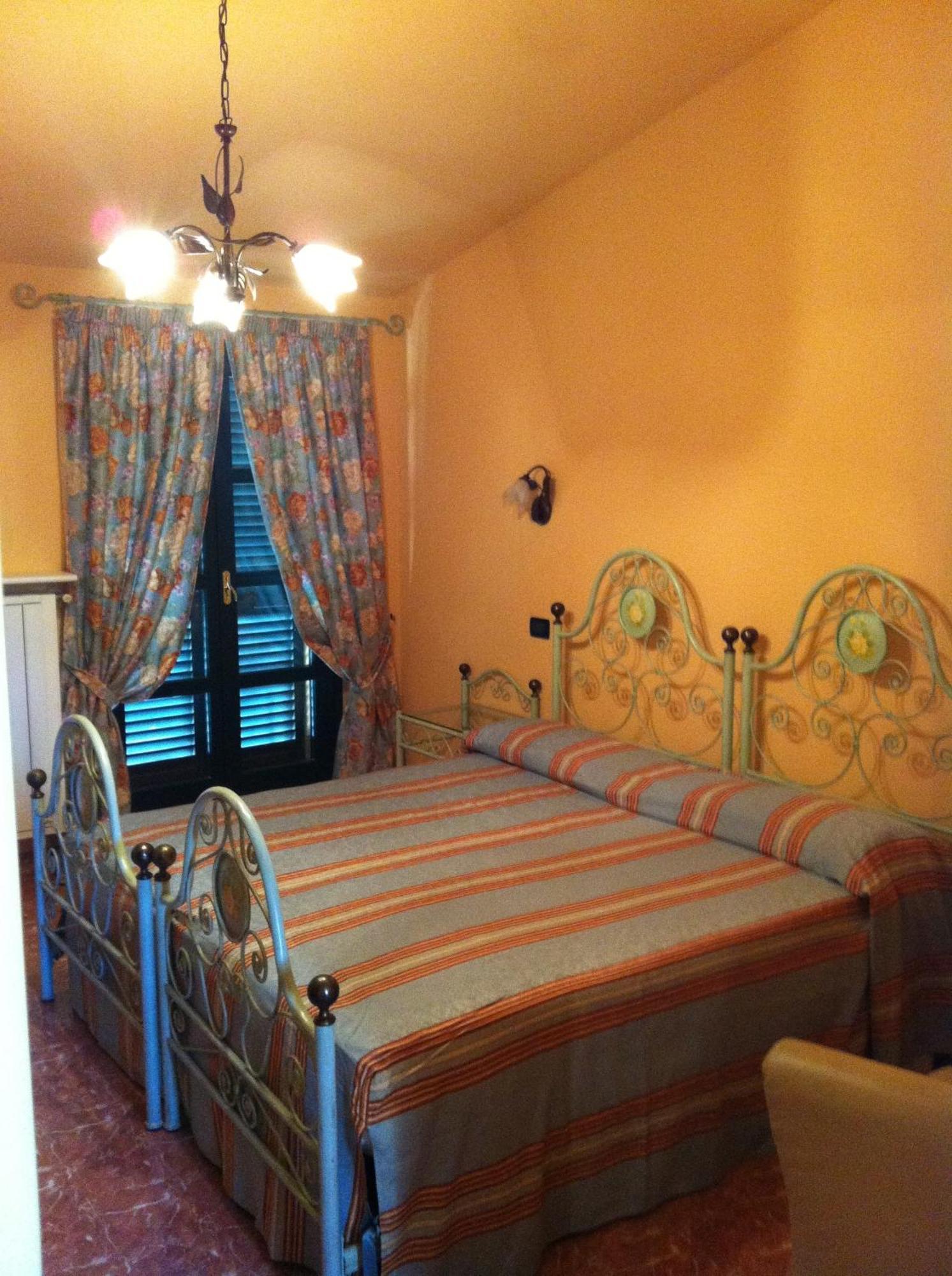 Le Lanterne Hotel Borgo San Dalmazzo Kültér fotó