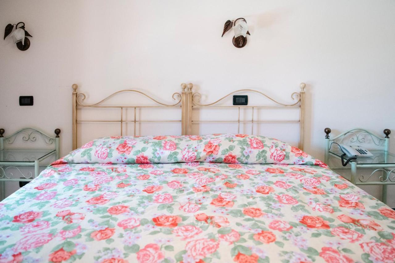 Le Lanterne Hotel Borgo San Dalmazzo Kültér fotó