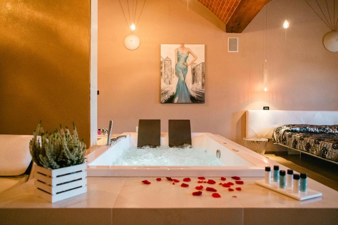 Le Lanterne Hotel Borgo San Dalmazzo Kültér fotó