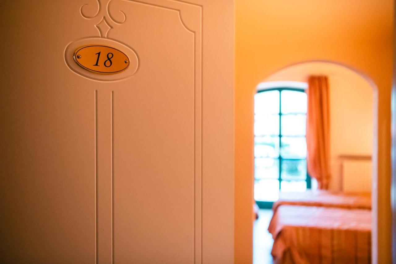 Le Lanterne Hotel Borgo San Dalmazzo Kültér fotó