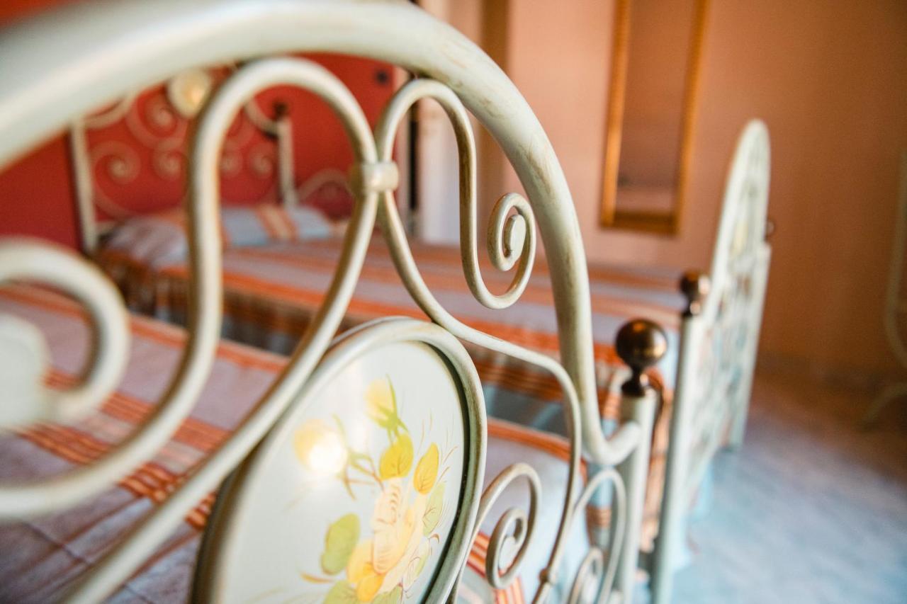 Le Lanterne Hotel Borgo San Dalmazzo Kültér fotó